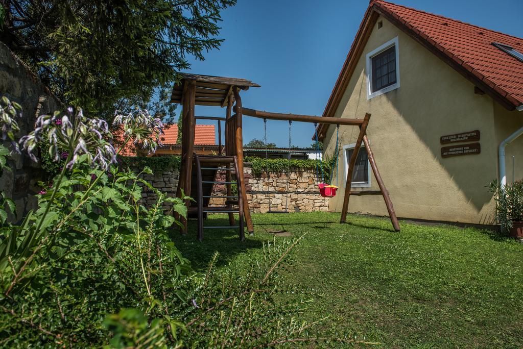 Topaz Apartmanhazak Balatongyorok Luaran gambar