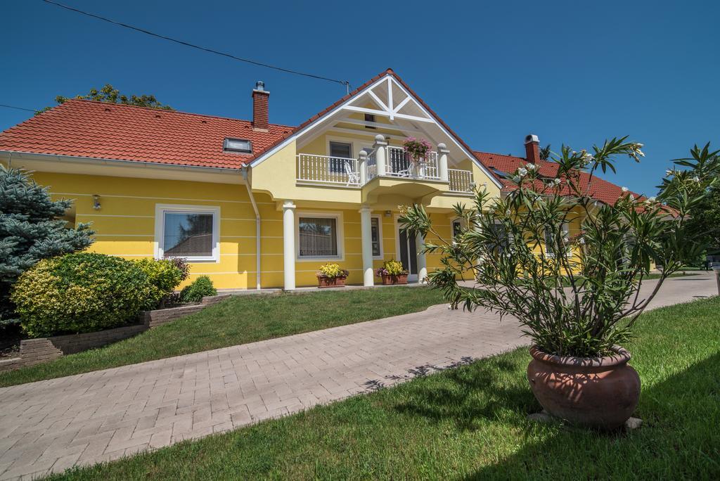 Topaz Apartmanhazak Balatongyorok Luaran gambar