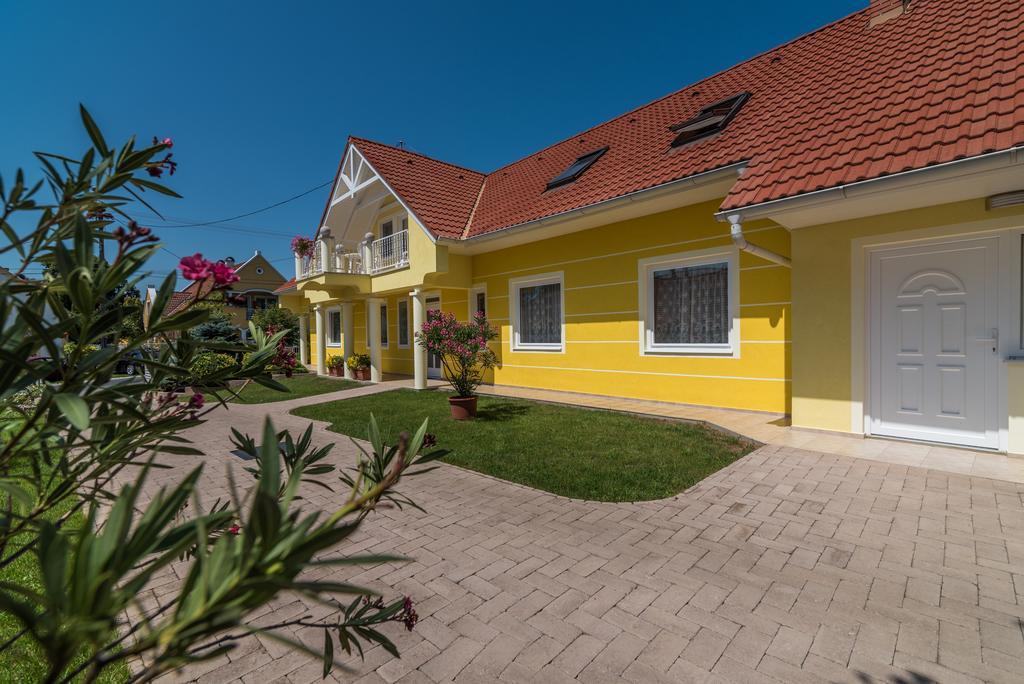Topaz Apartmanhazak Balatongyorok Luaran gambar